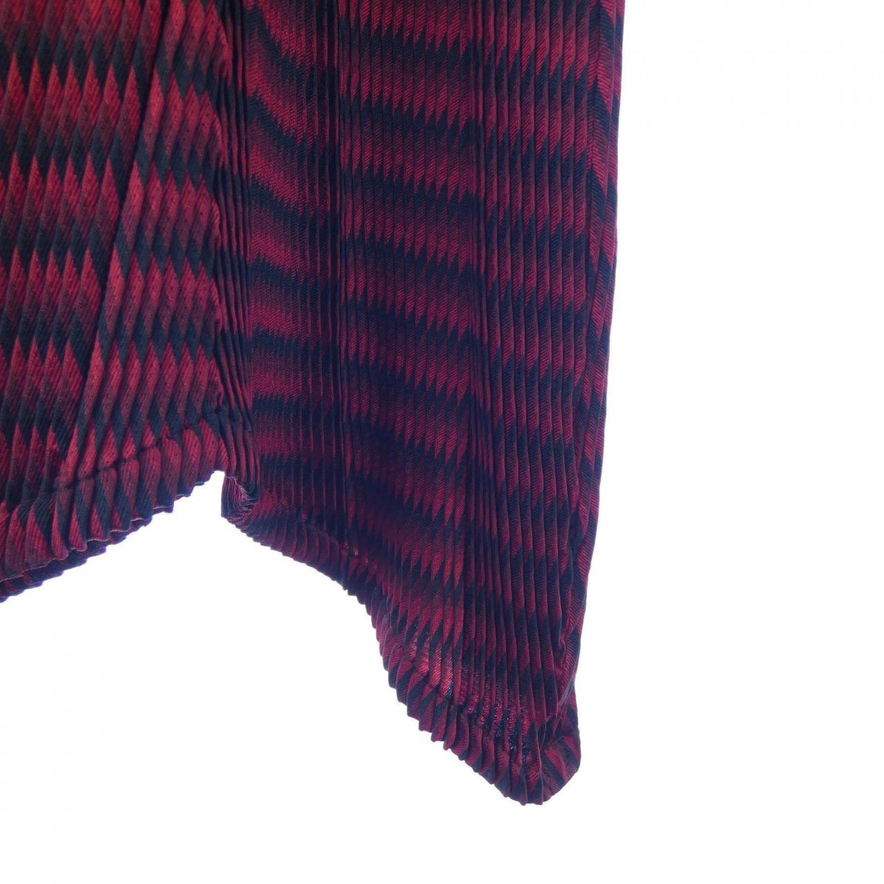 イッセイミヤケ ISSEY MIYAKE スカート
