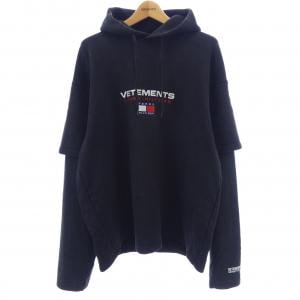 ヴェトモン VETEMENTS パーカー