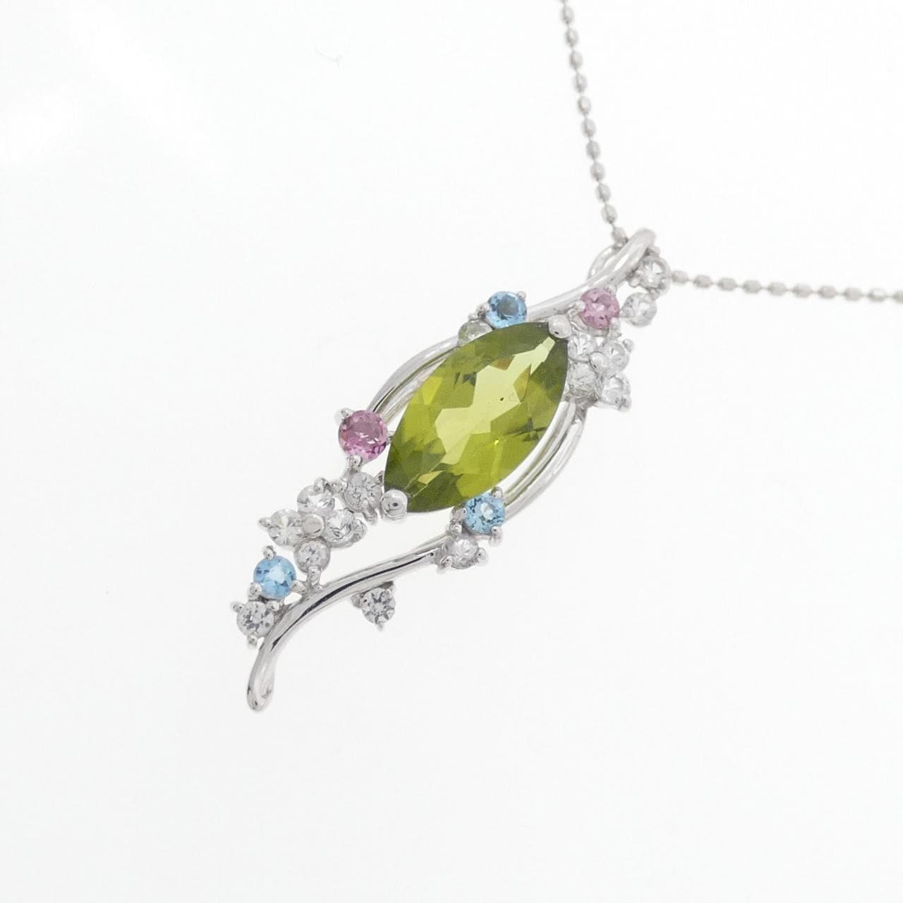 K18WG ペリドット ネックレス 1.68CT