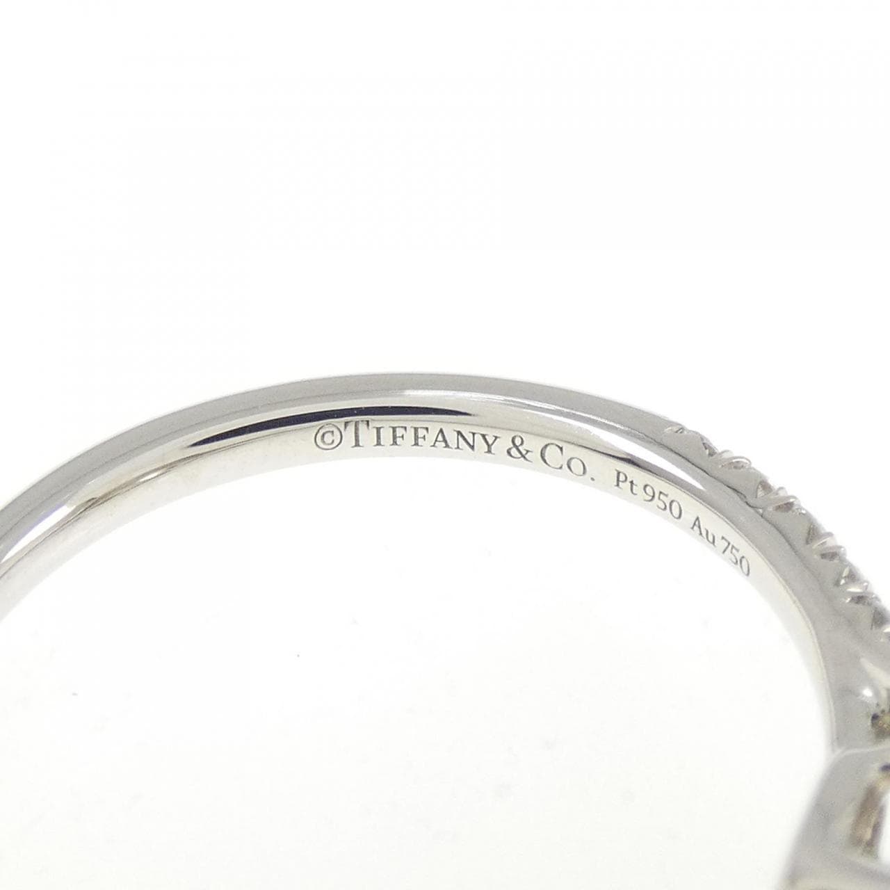 ティファニー ソレスト リング 0.54CT FIY VS2