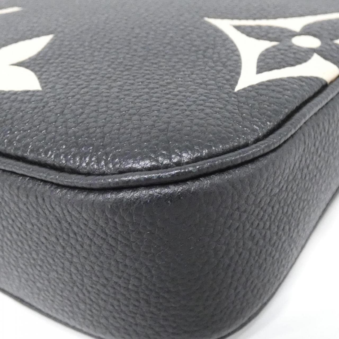 ルイヴィトン バイカラー モノグラム アンプラント ミュルティ ポシェット アクセソワール M45777 ショルダーバッグ