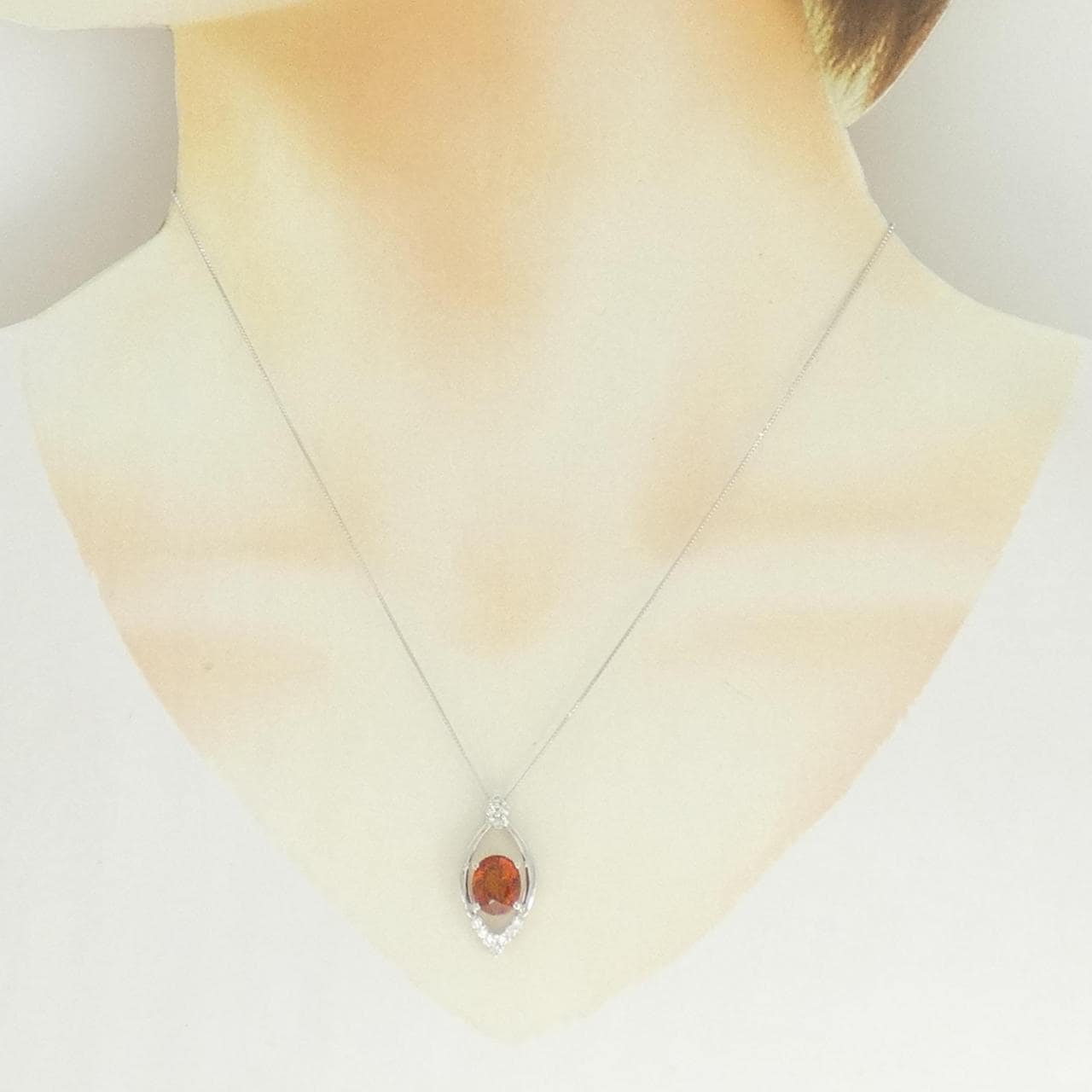 K18WG ガーネット ネックレス 2.76CT