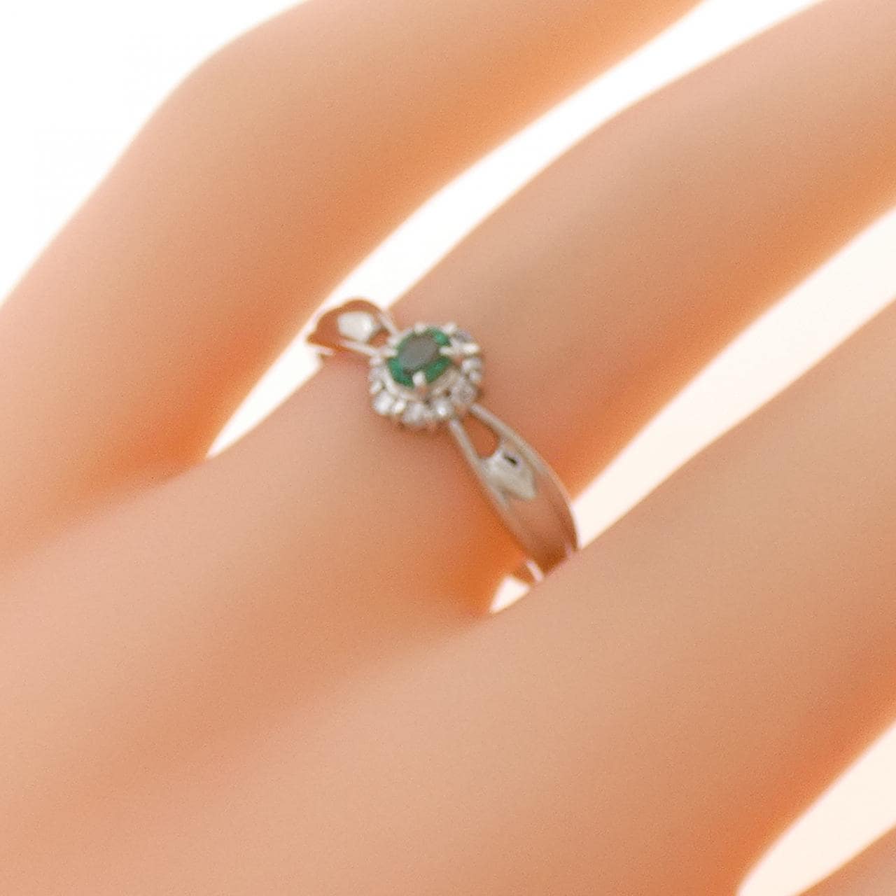 PT900 エメラルド リング 0.13CT