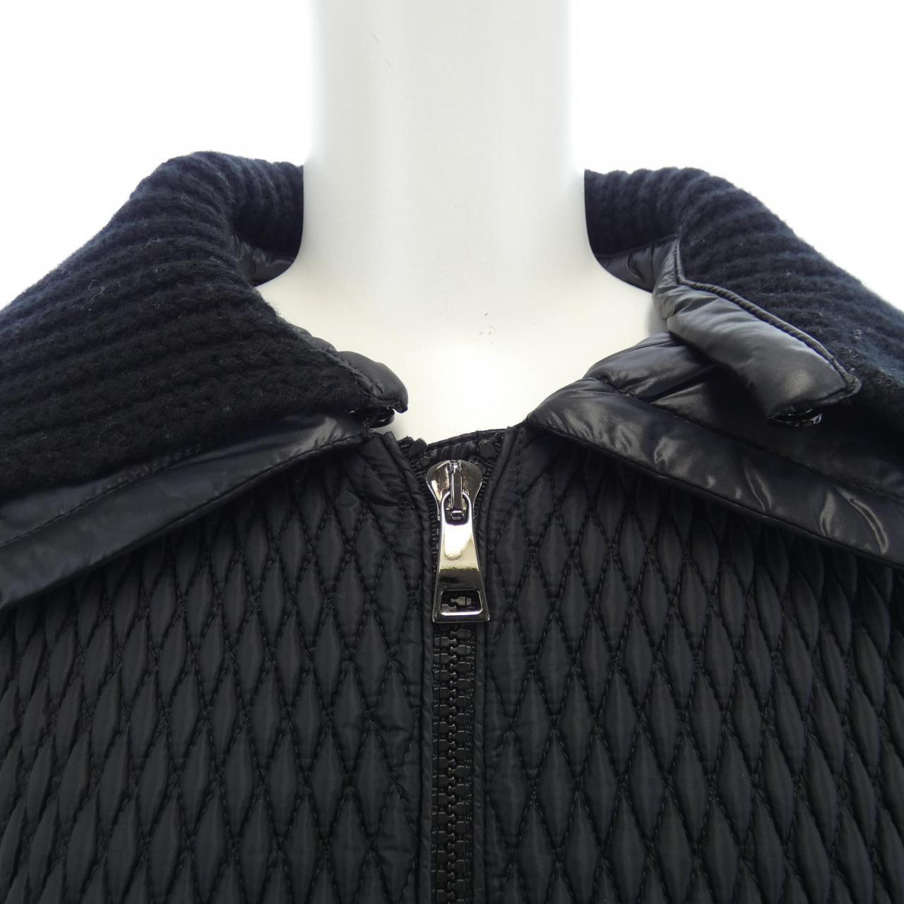 モンクレール MONCLER ダウンジャケット