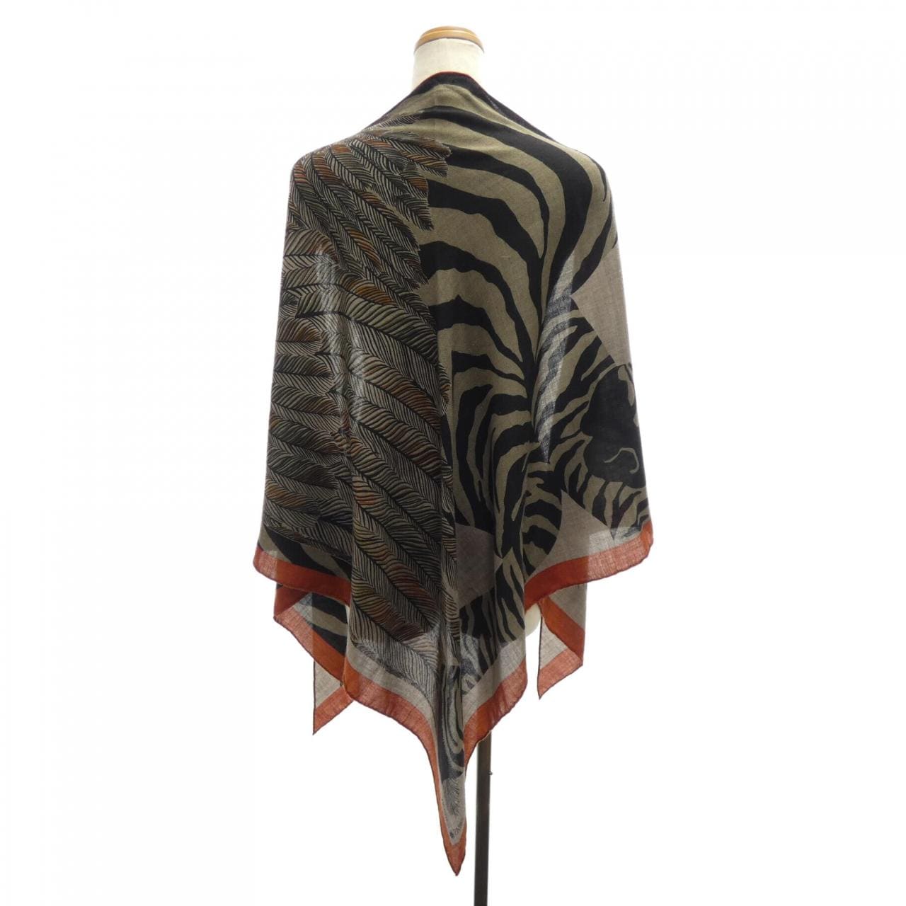 エルメス HERMES ZEBRA PEGASUS H363790S トライアングルジェアン ショール