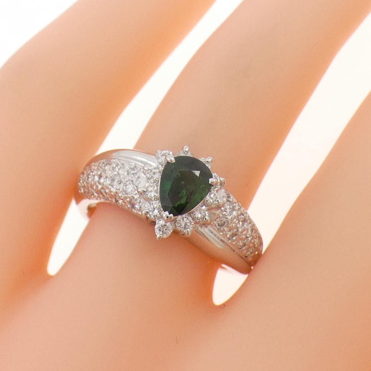 PT900 Green Garnet Ring 0.53CT