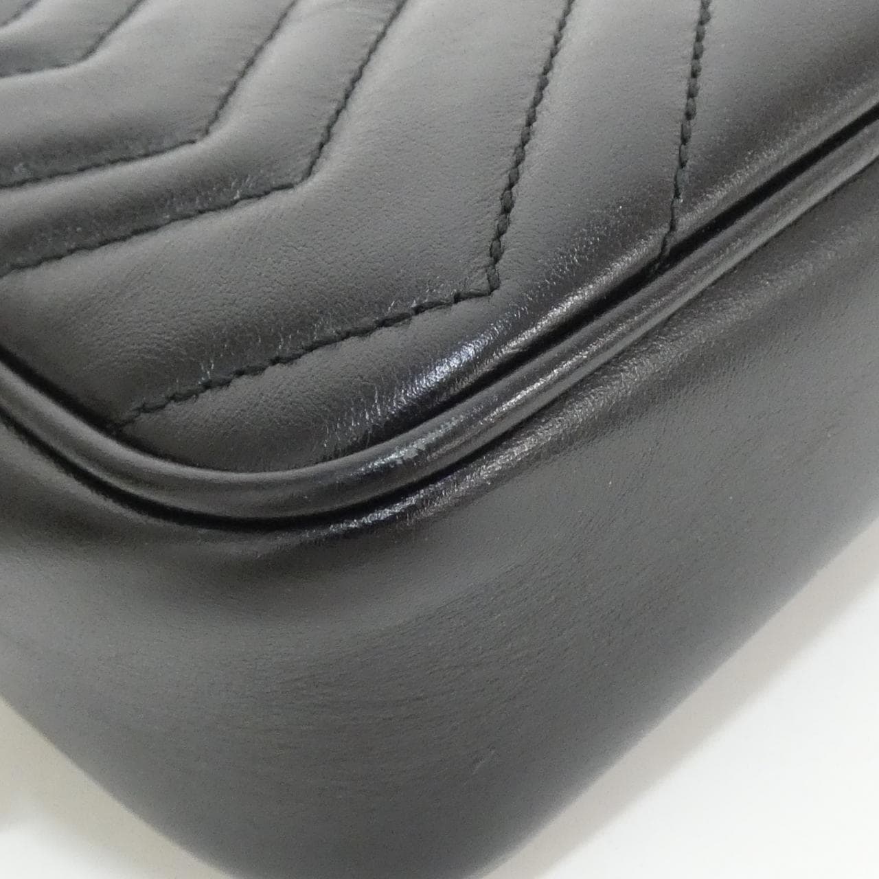 グッチ GG MARMONT 448065 DTD1T ショルダーバッグ