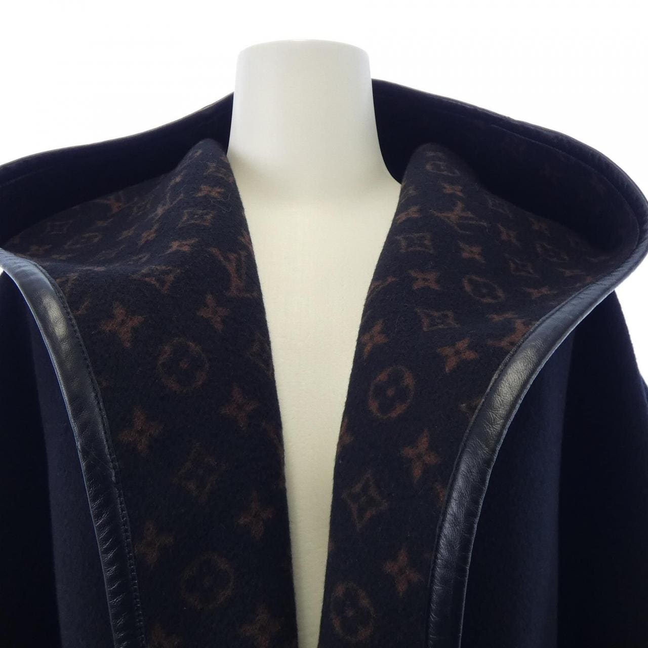 ルイヴィトン LOUIS VUITTON FJCO13YCV ケープ