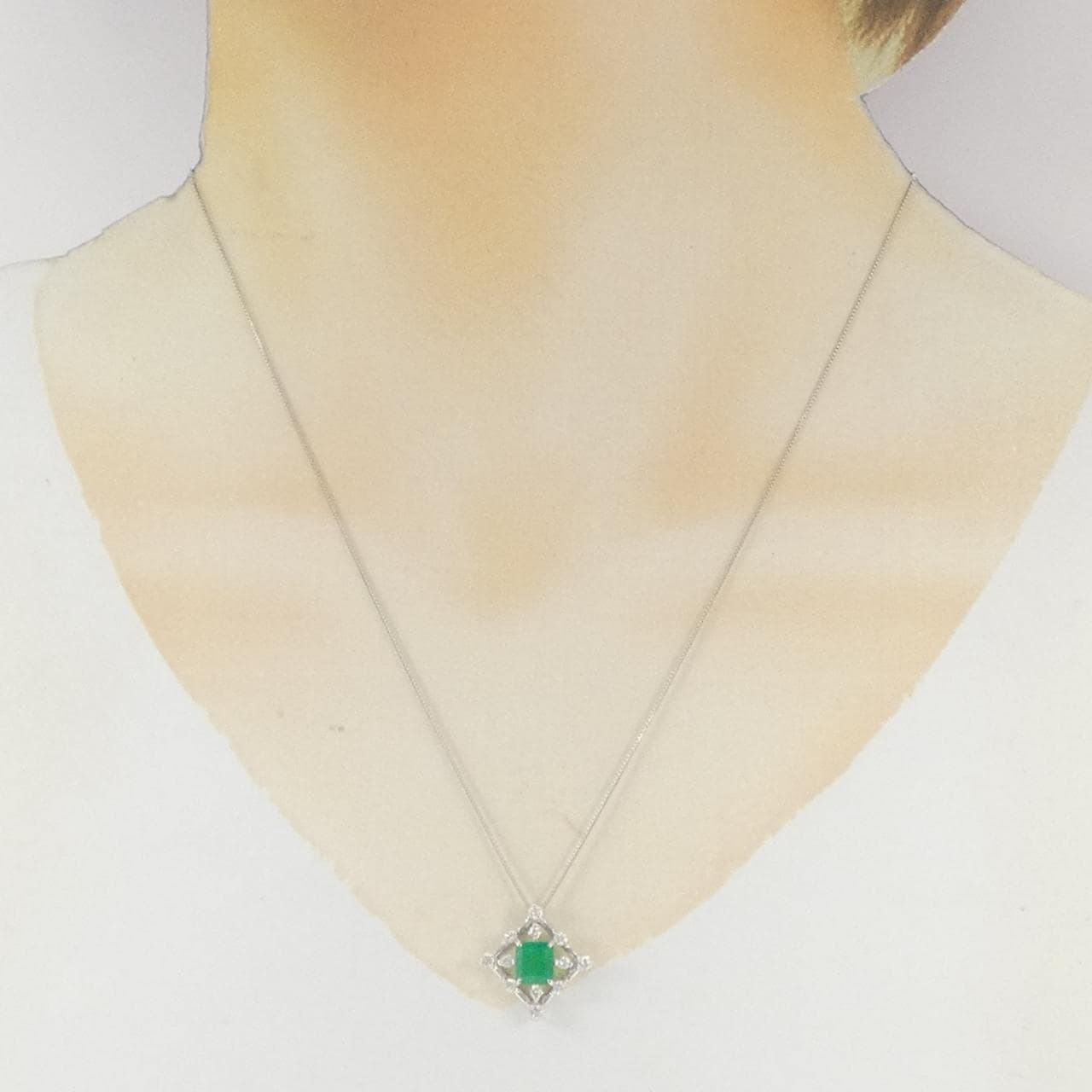 K18WG エメラルド ネックレス 0.98CT