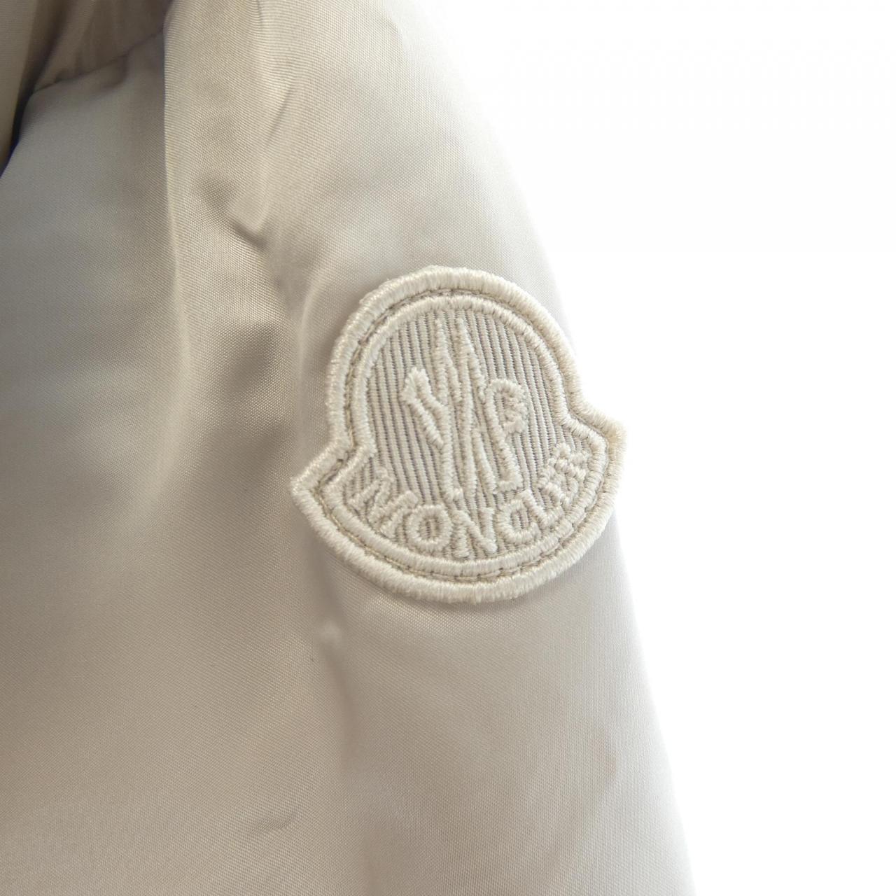 モンクレール MONCLER ダウンジャケット