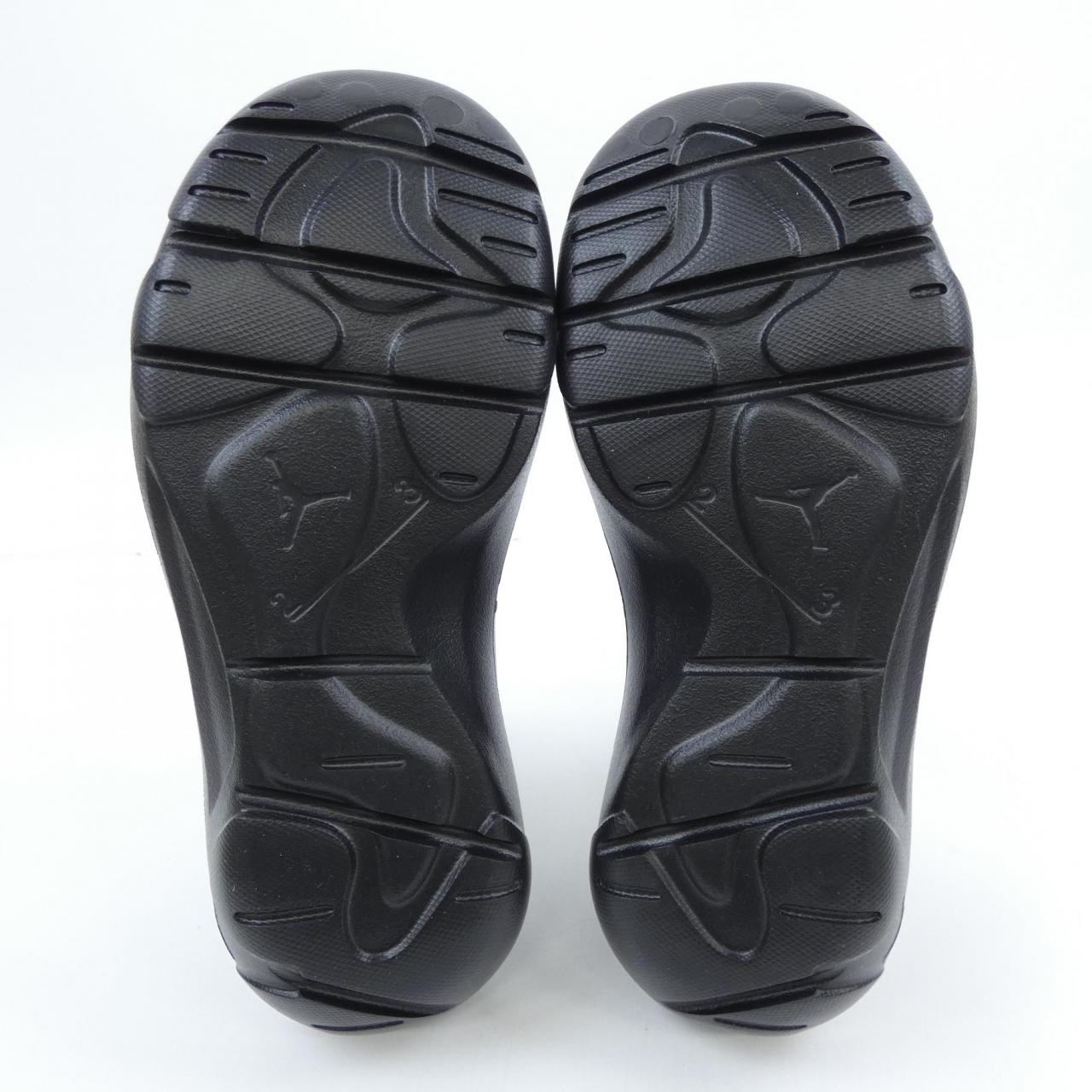 エアジョーダン AIR JORDAN DN4890-001 スニーカー