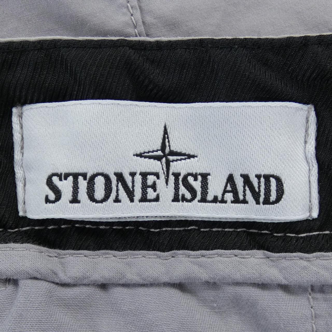 ストーンアイランド STONE ISLAND 8015L0803 ショートパンツ