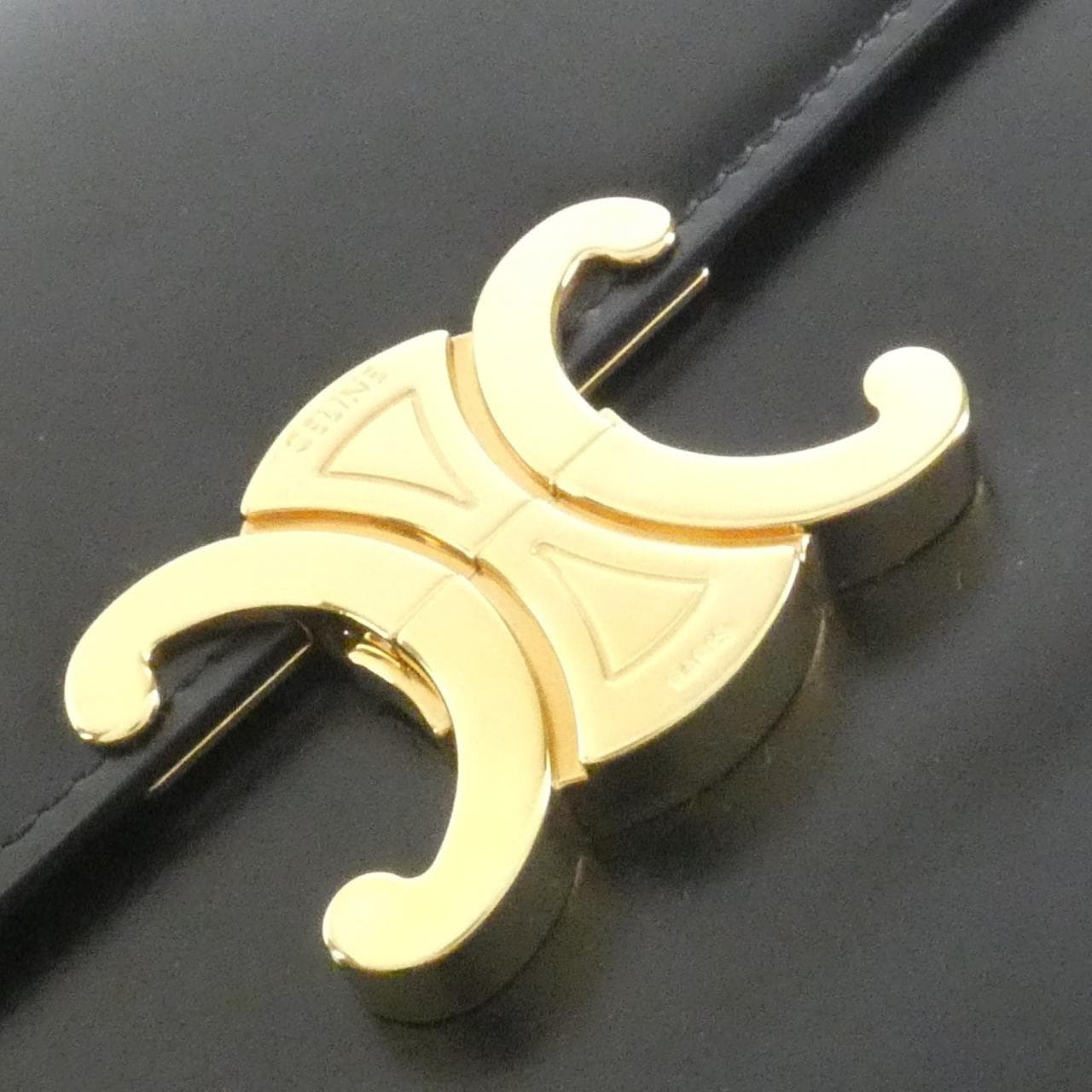 セリーヌ クラシック トリオンフ 187363BF4 ショルダーバッグ