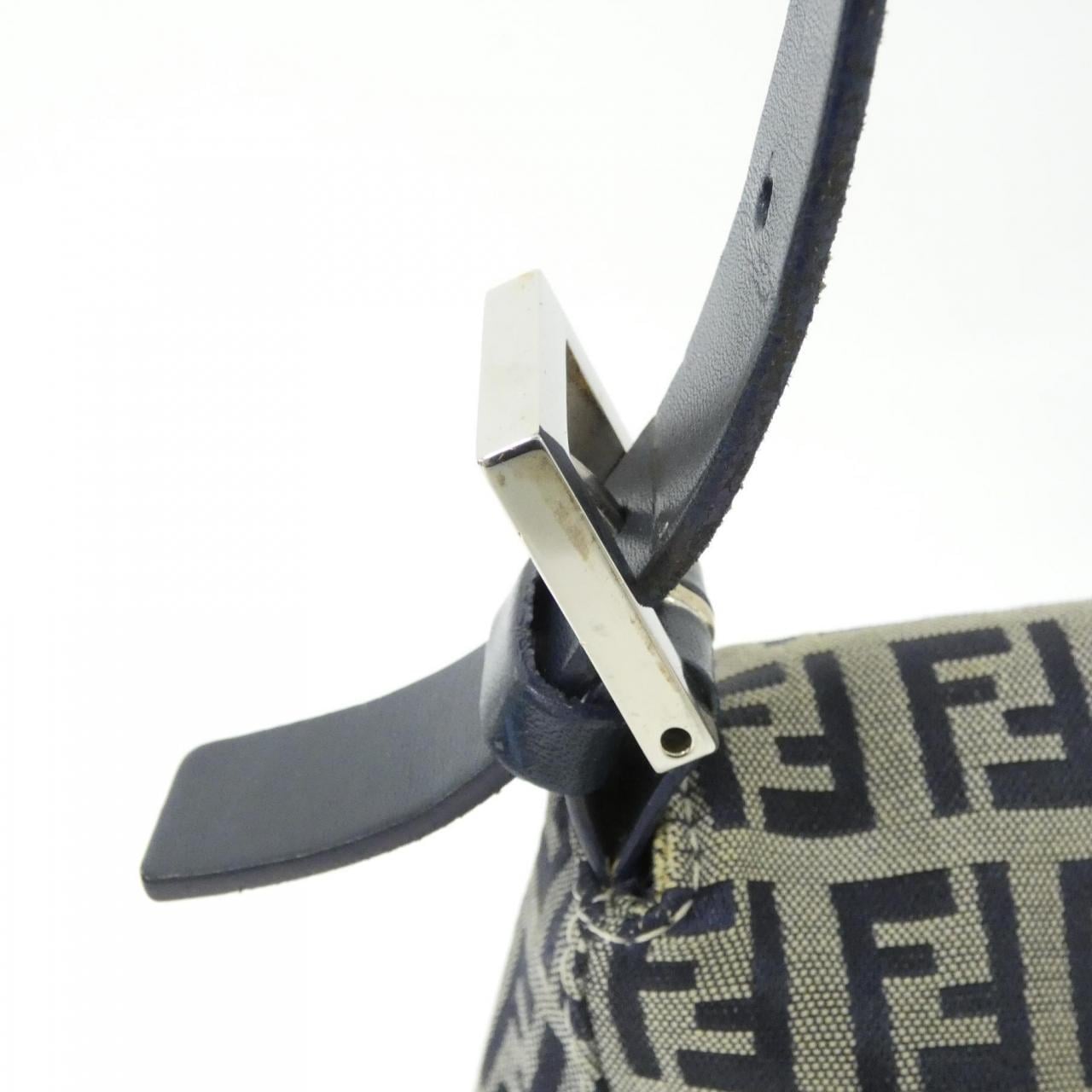 【ヴィンテージ】フェンディ マンマ バゲット 26325 ショルダーバッグ