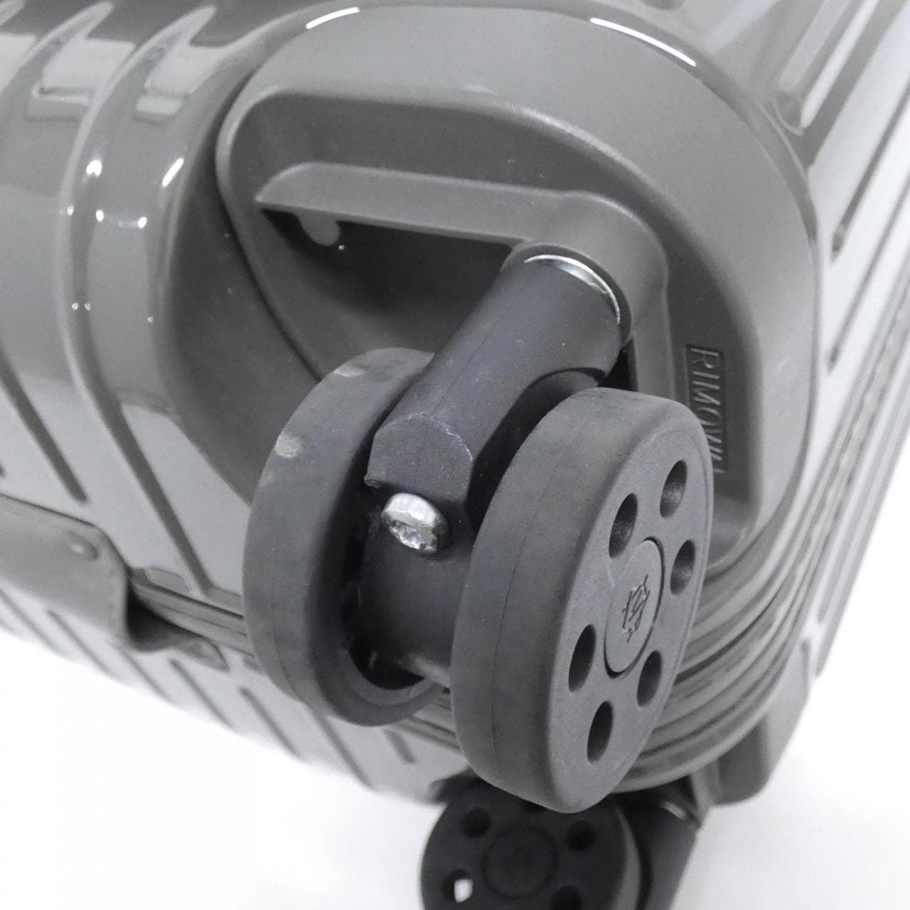 リモワ ESSENTIAL SLEEVE コンパクト 31L 84240834 キャリーバッグ