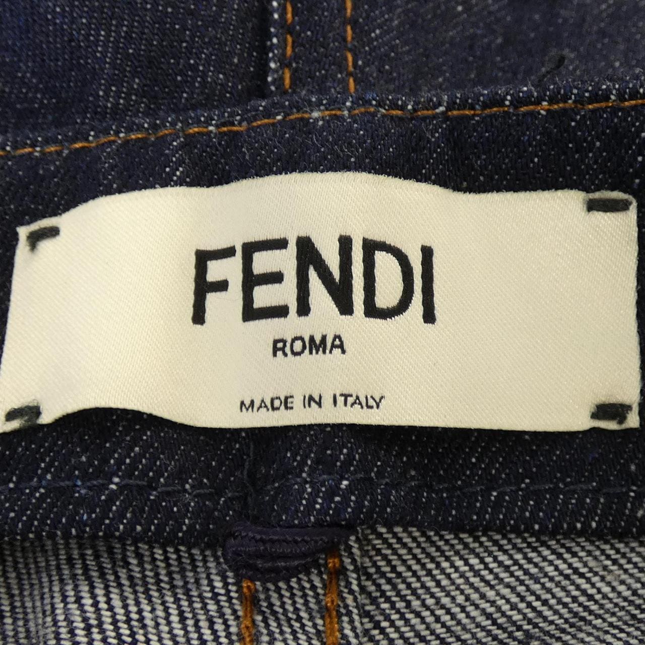 フェンディ FENDI FLP850 AT1A ショートパンツ