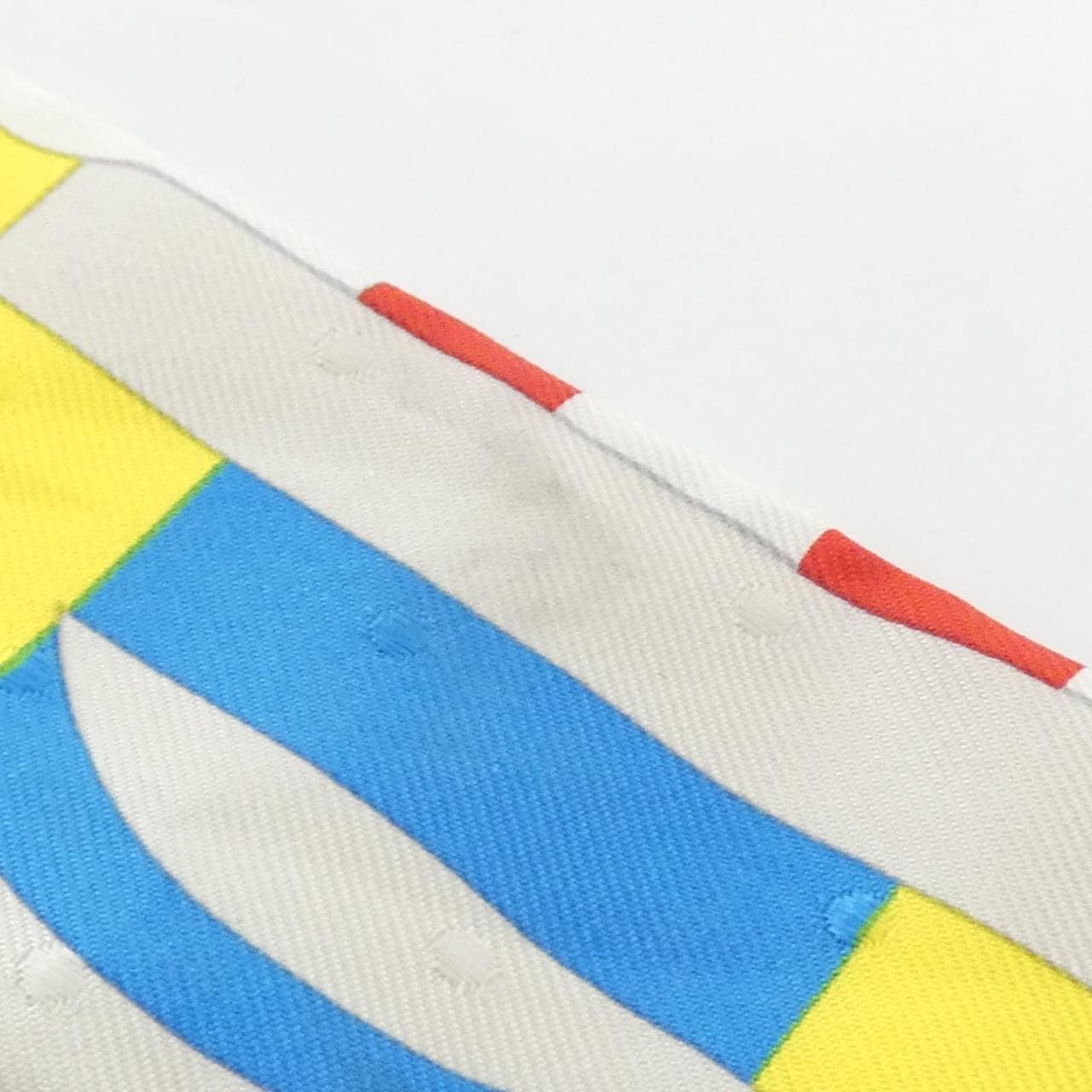 エルメス BOUCLERIE MODERNE ツイリー 063351S スカーフ