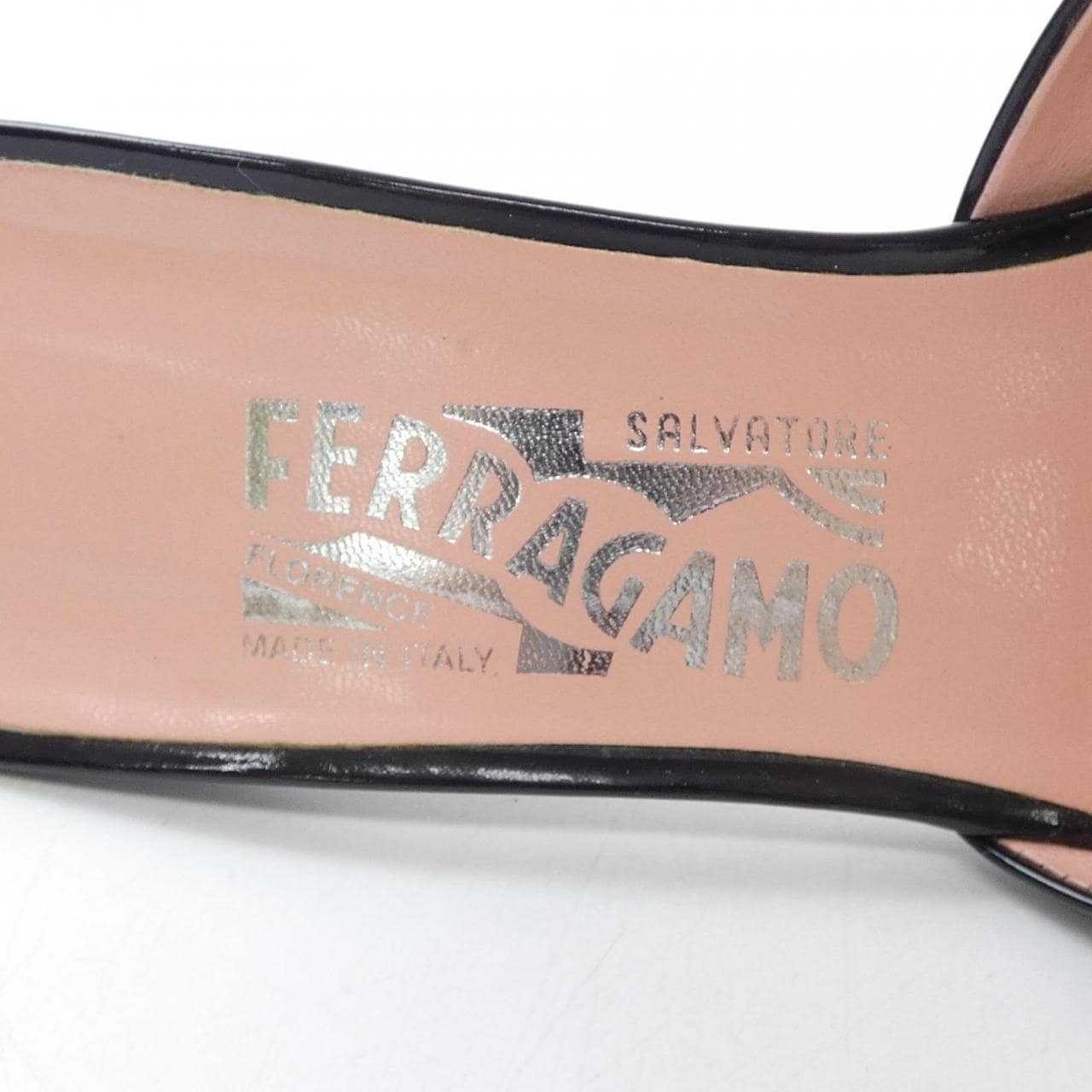 サルヴァトーレフェラガモ SALVATORE FERRAGAMO サンダル