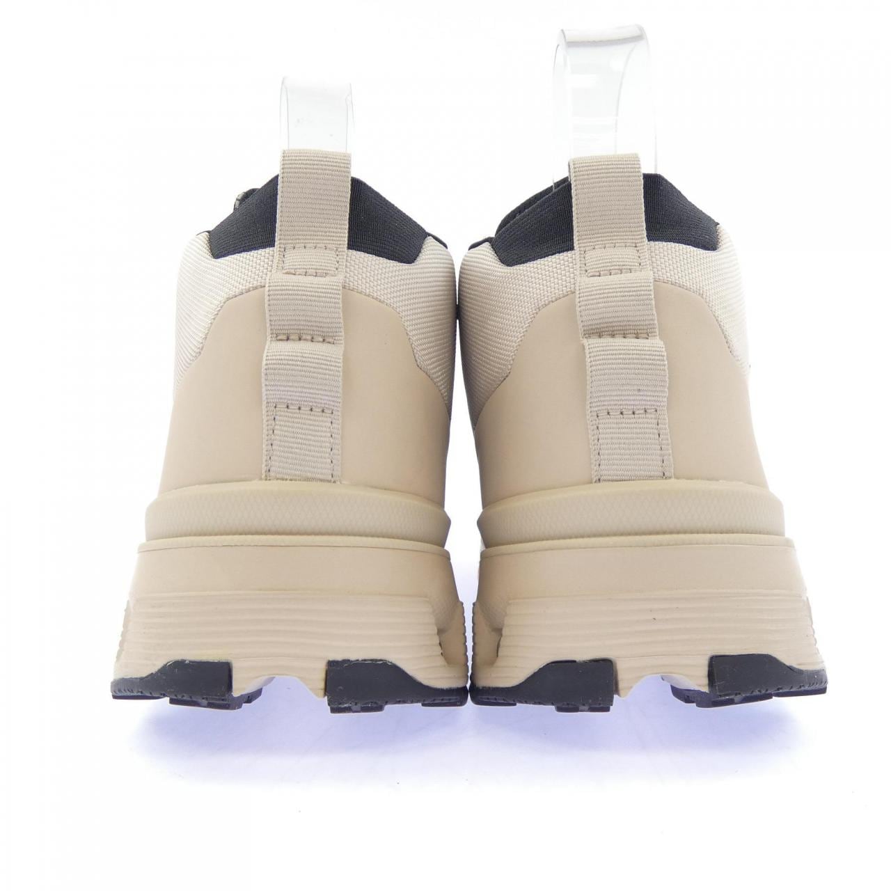 オン On cloudtrax スニーカー