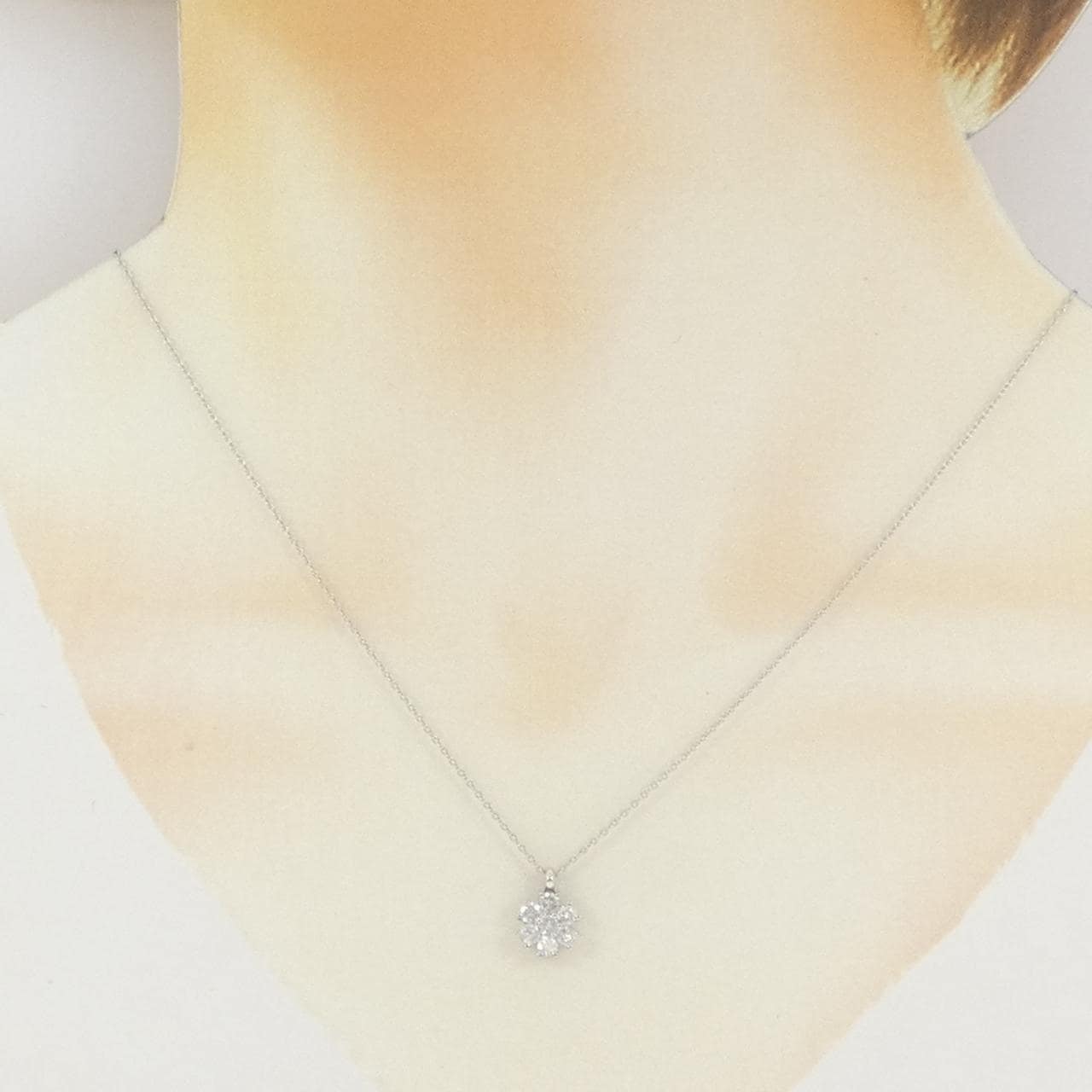 PT/PT850 フラワー ダイヤモンド ネックレス 0.50CT