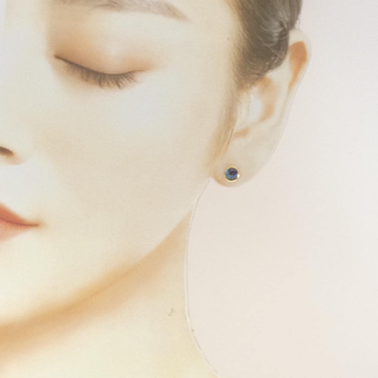 K18YG マザーオブパール ピアス