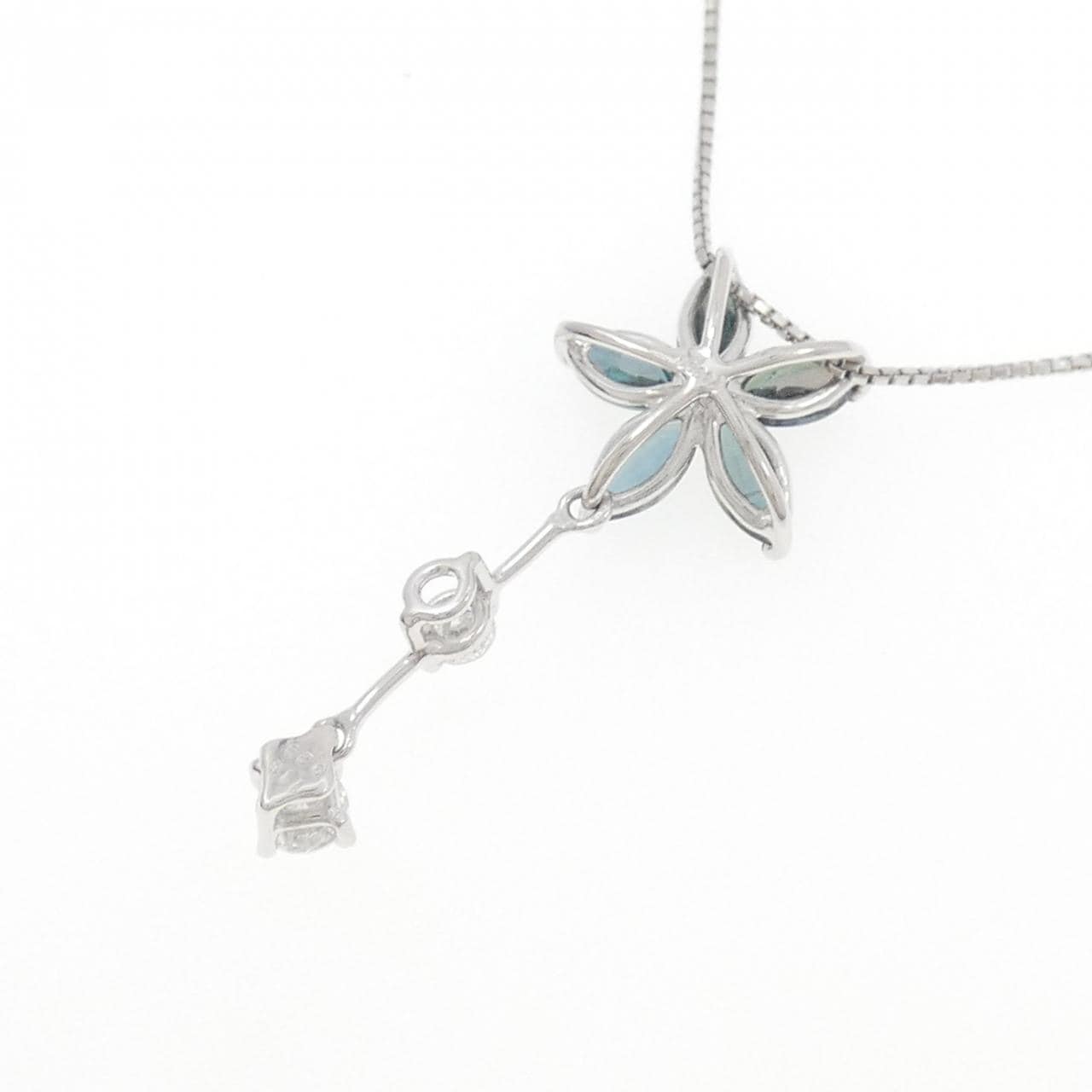 PT900/K18WG フラワー アレキサンドライト ネックレス 1.16CT
