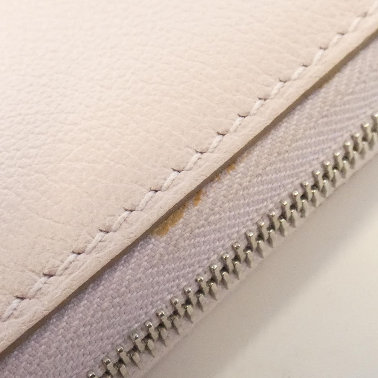 エルメス アウネージ ロデオ デ カウガールズ シルク イン コンパクト 085272CK 財布