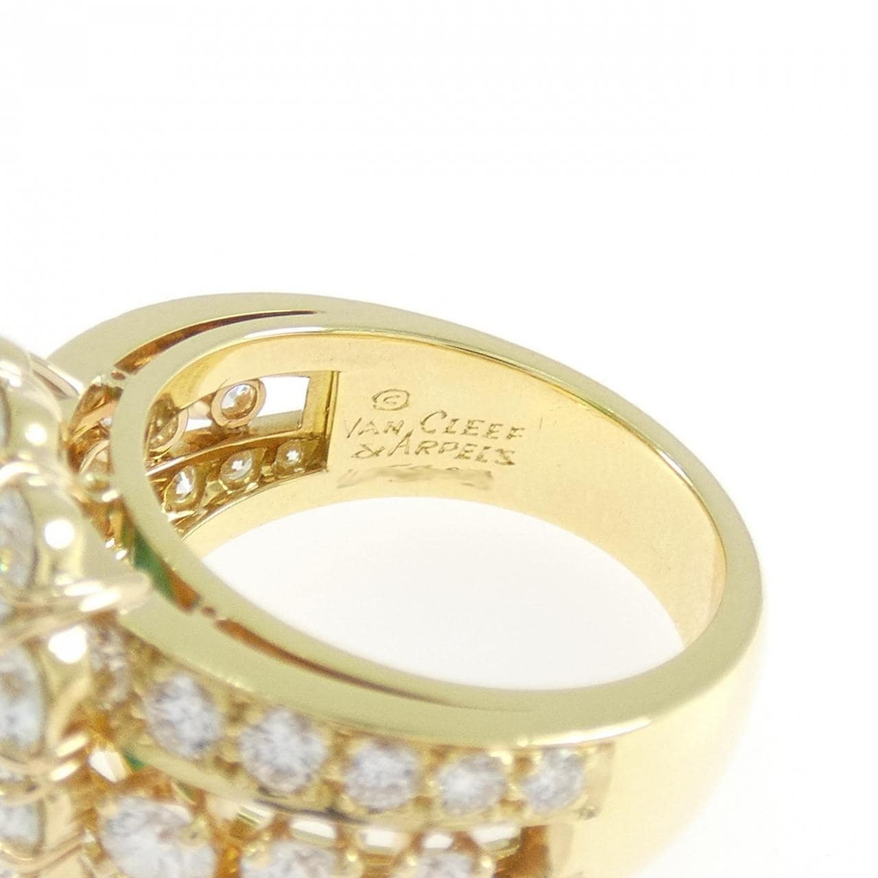 ヴァンクリーフ&アーペル エメラルド リング