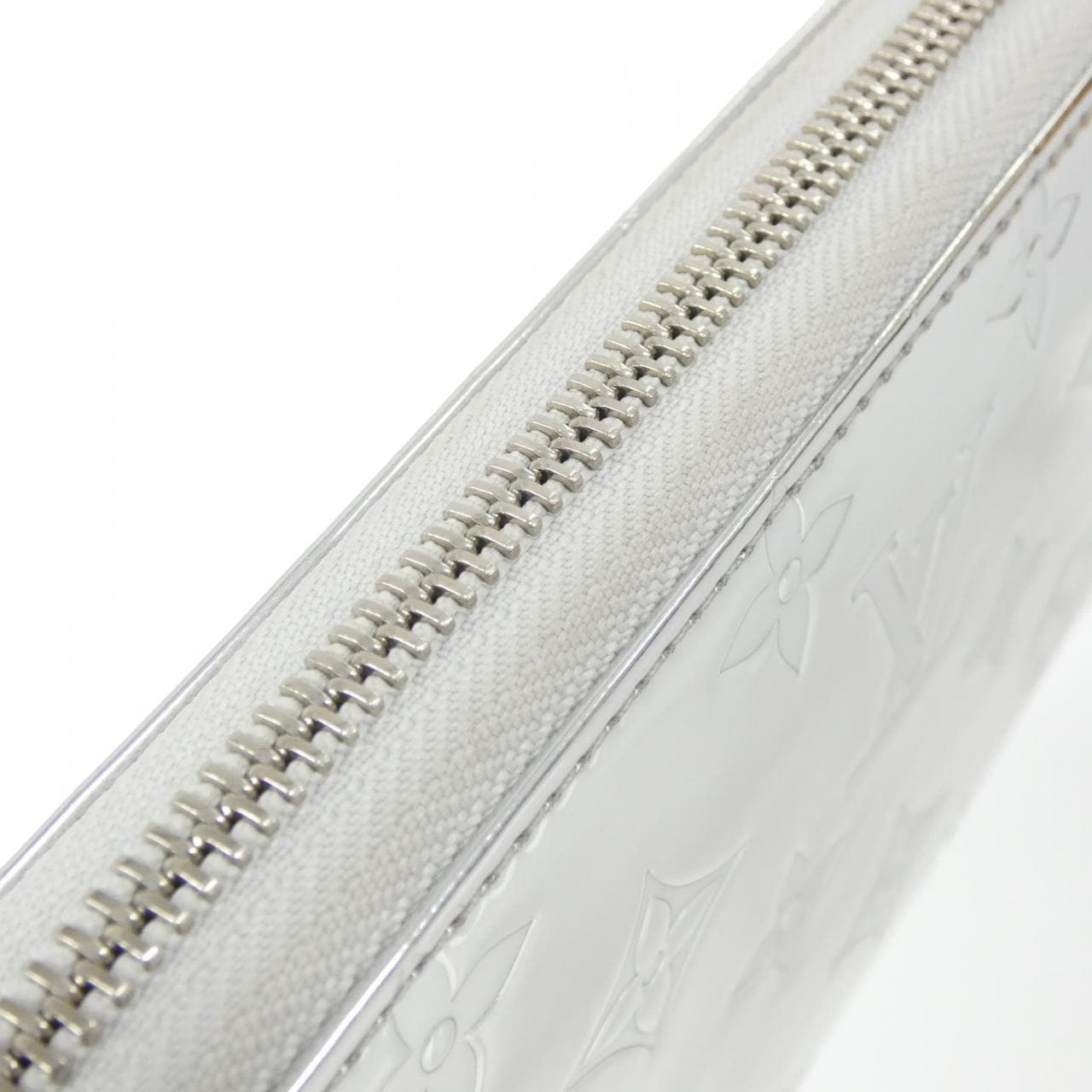 ルイヴィトン モノグラム ミロワール(LVスノー) ジッピー ウォレット M83543 財布
