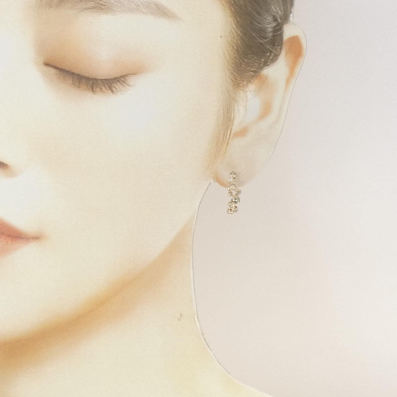 カシケイ ベゼル ピアス 0.80CT 片耳