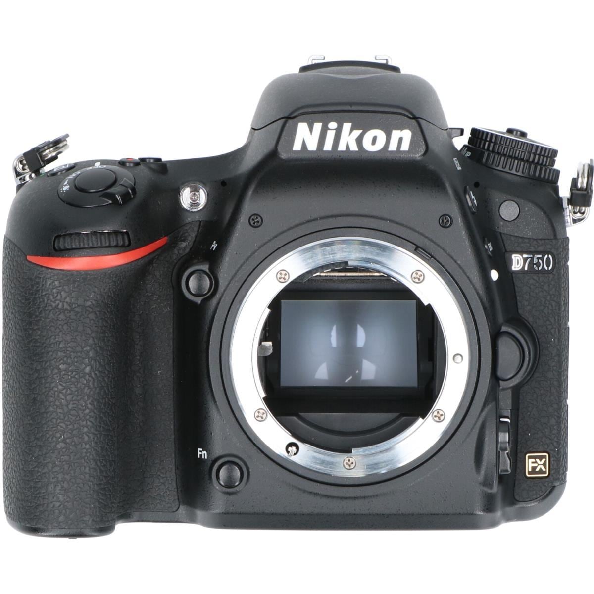 NIKON D750