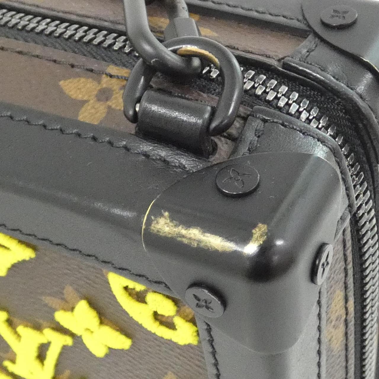 ルイヴィトン モノグラム タフタージュ ヴァーティカル ソフトトランク M45079 ショルダーバッグ