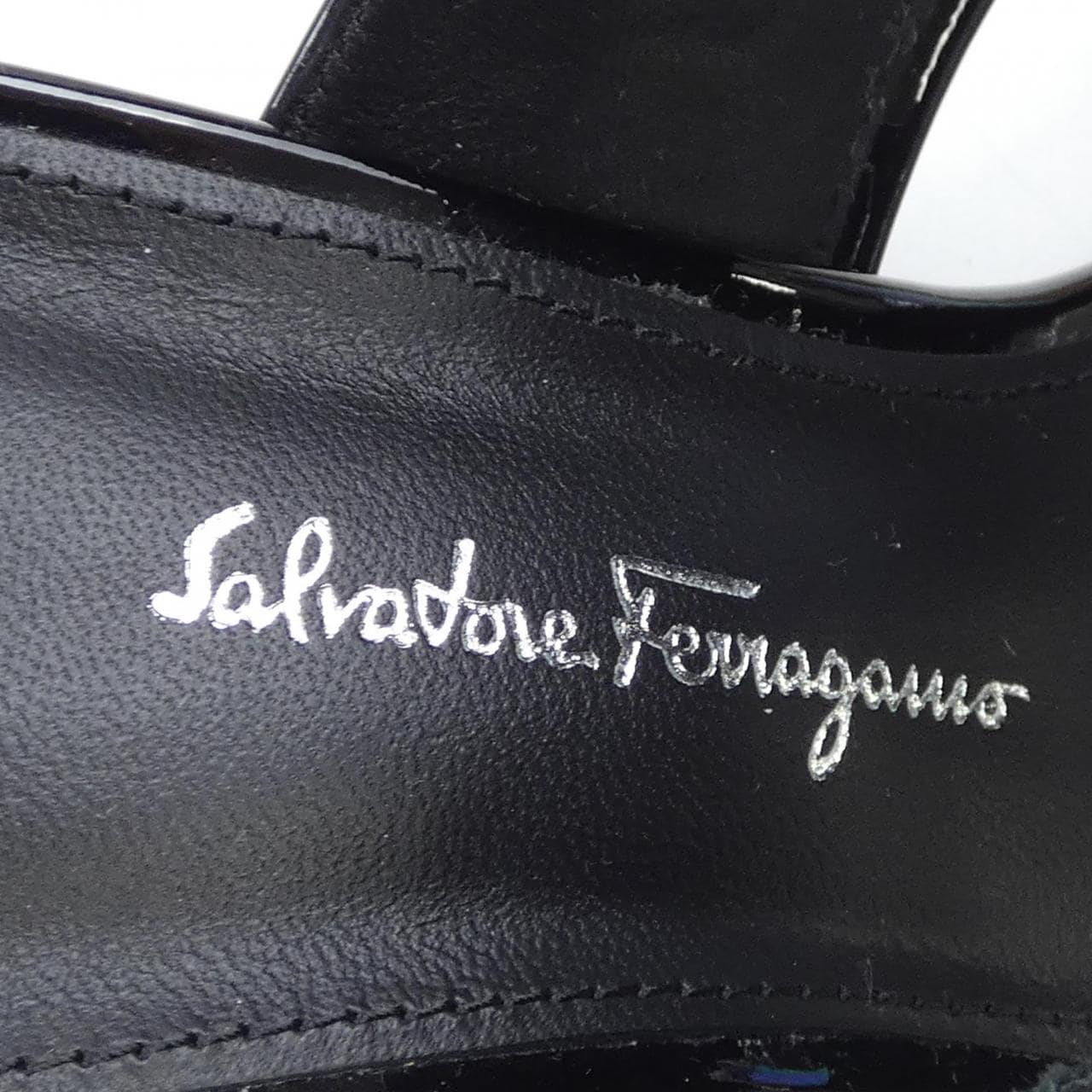 サルヴァトーレフェラガモ SALVATORE FERRAGAMO サンダル