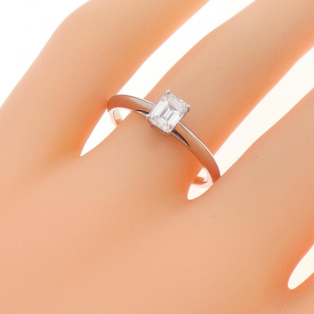 ティファニー エメラルドカット リング 0.43CT D VVS1