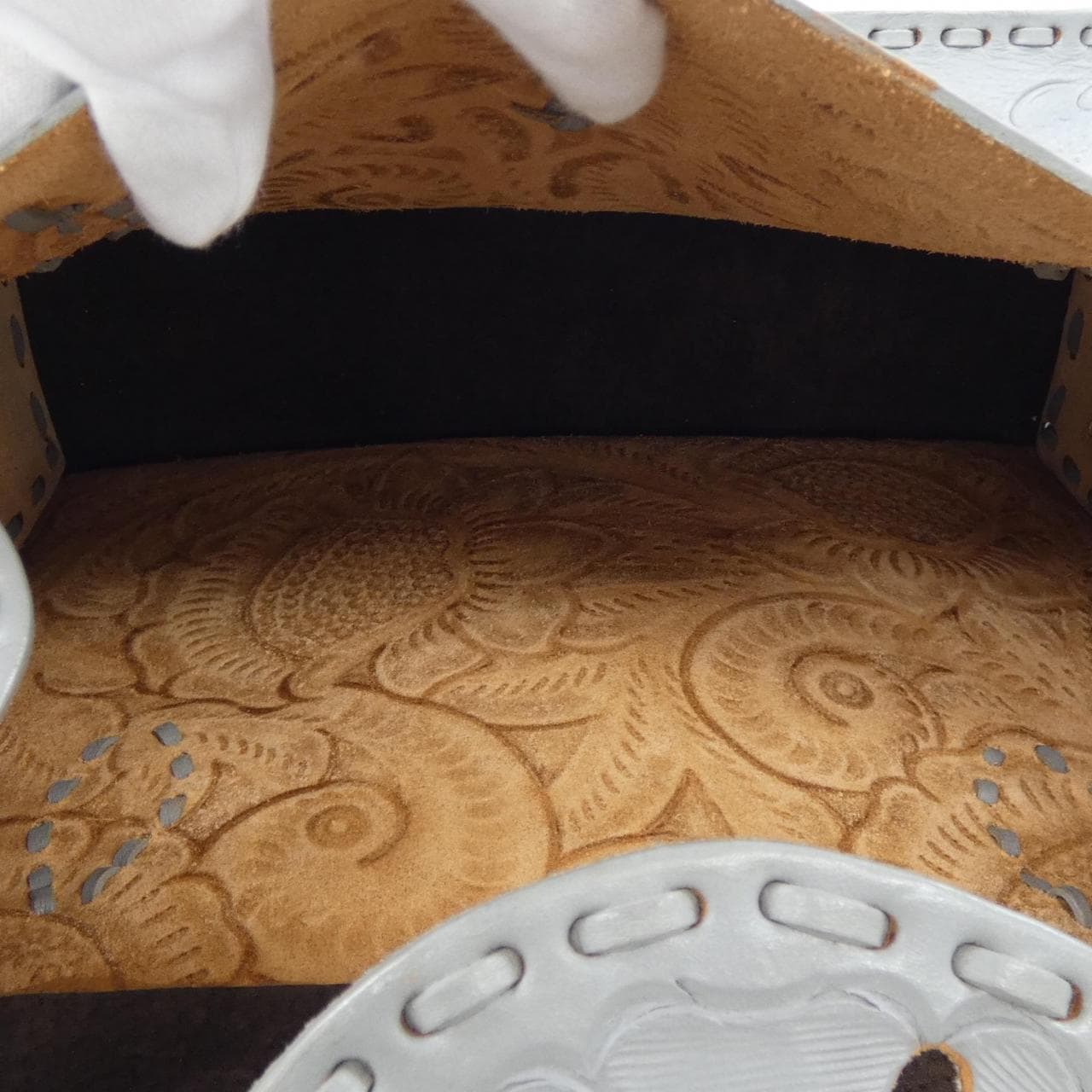 カービングトライブス Carving Tribes BAG