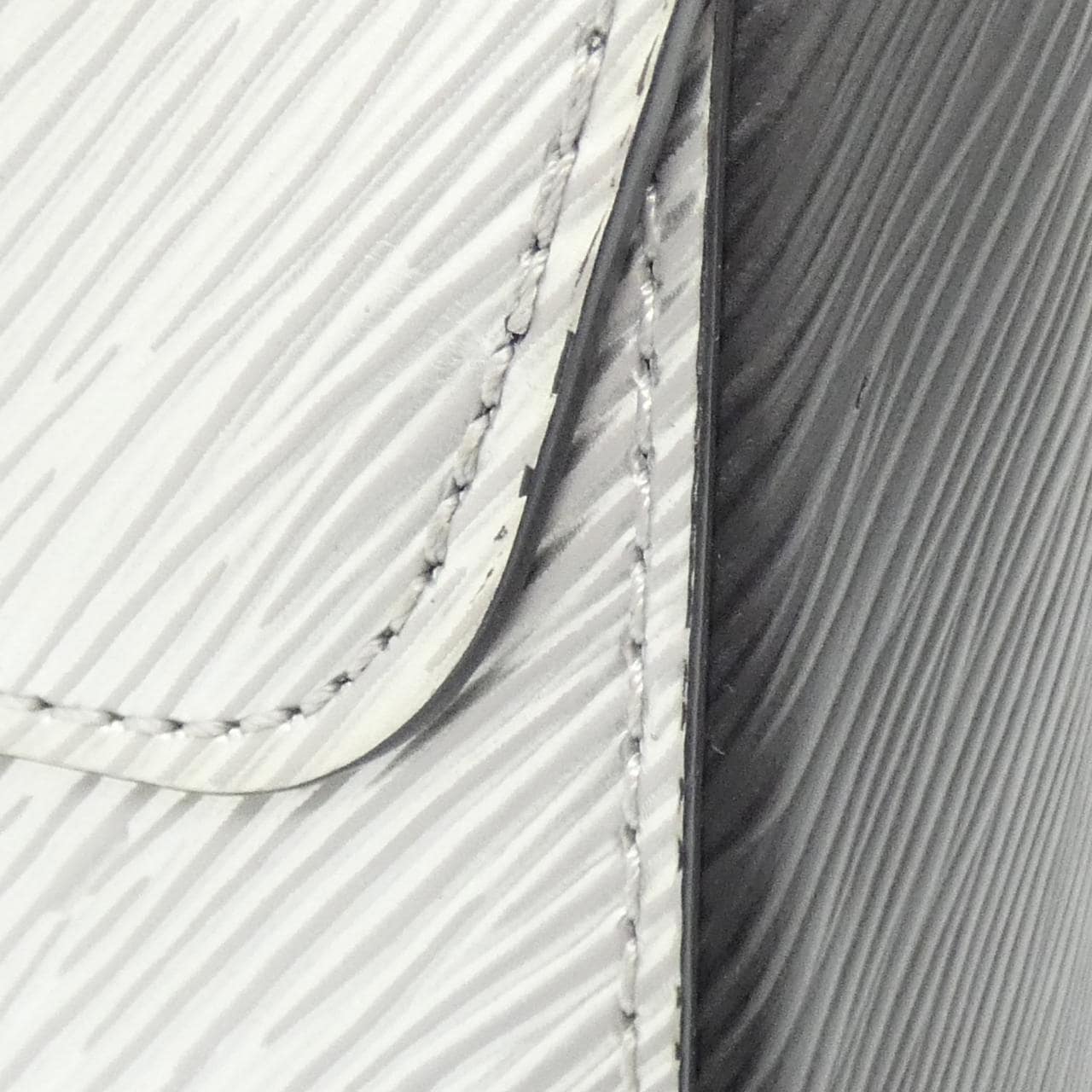 ルイヴィトン エピ ツイスト M55404 ショルダーバッグ