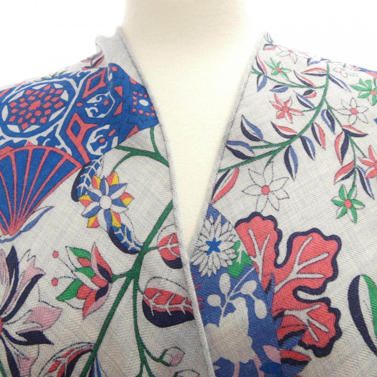 エルメス HERMES FLEURS ET PAPILLONS DE TISSUS H362786S トライアングルジェアン STOLE