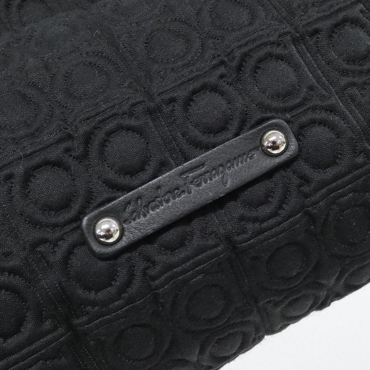 サルヴァトーレフェラガモ 21 B169 バッグ