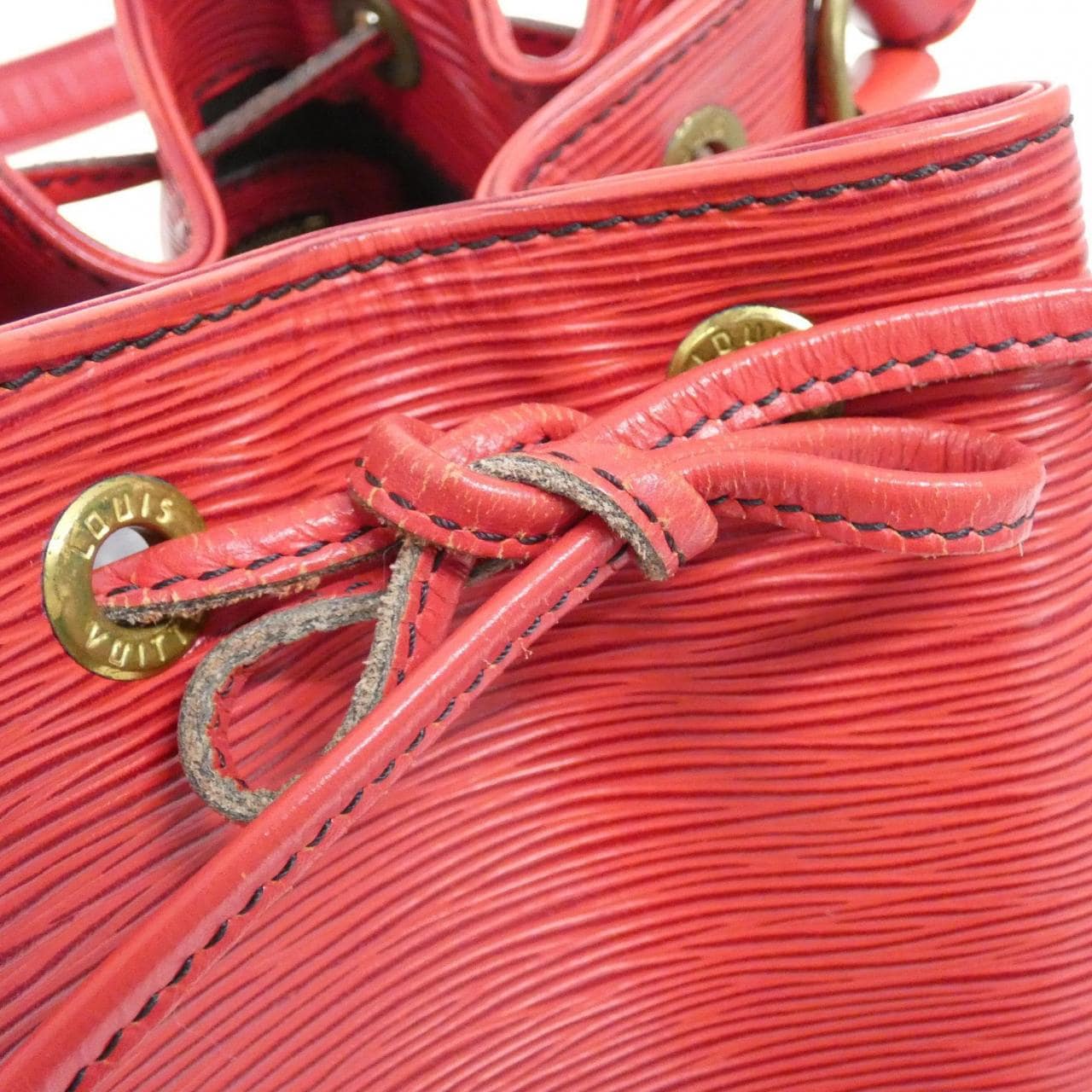 LOUIS VUITTON Epi Petit Noe M44107 單肩包