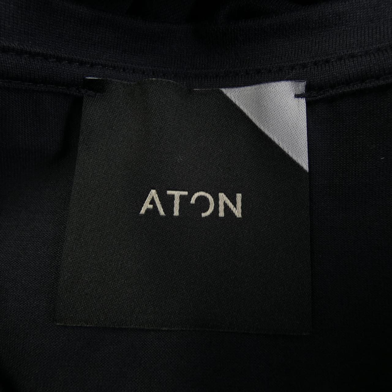 エイトン ATON トップス
