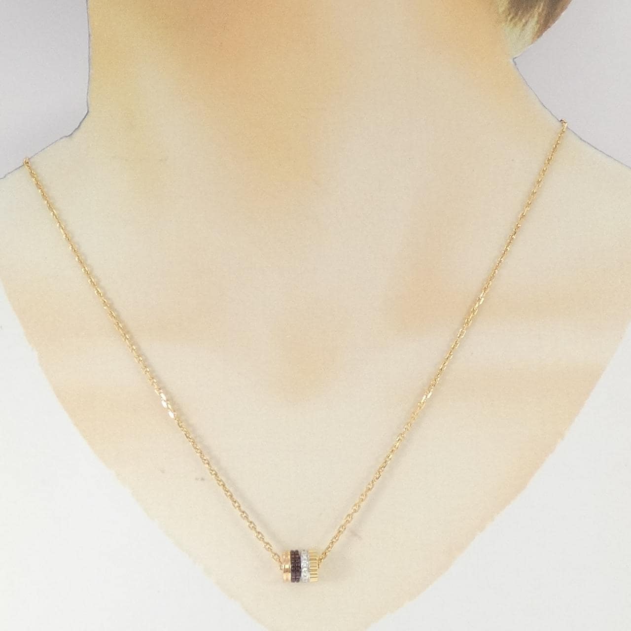 ブシュロン キャトル クラシック ネックレス