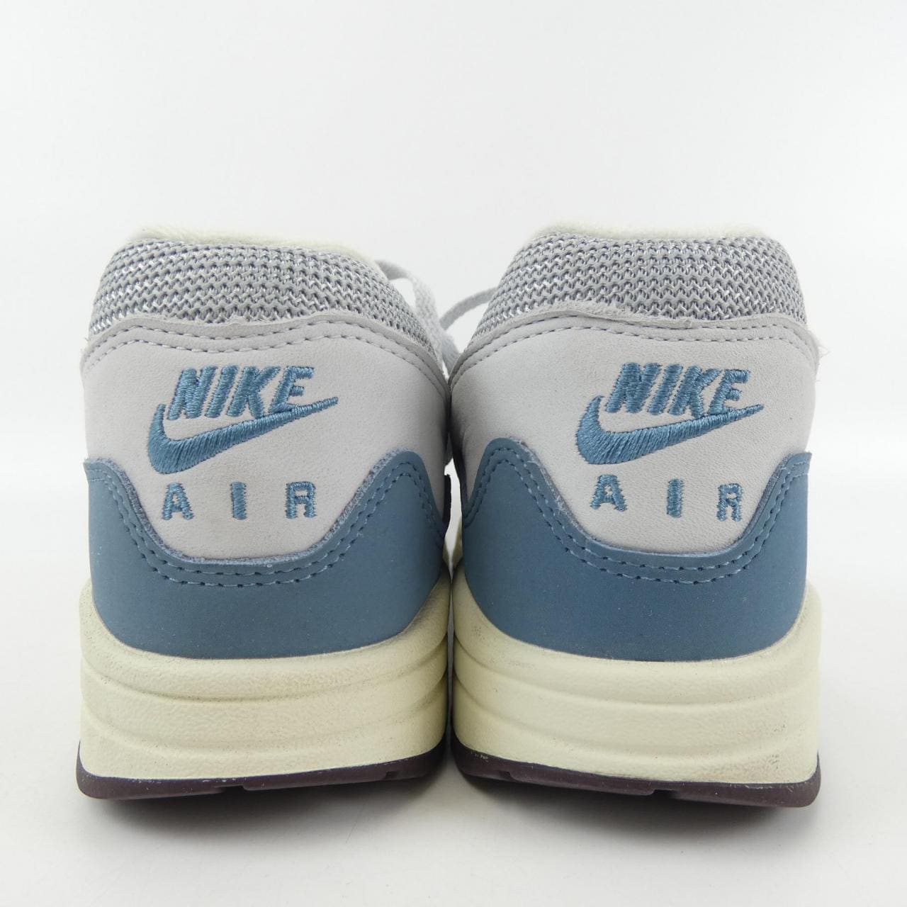 ナイキ NIKE スニーカー