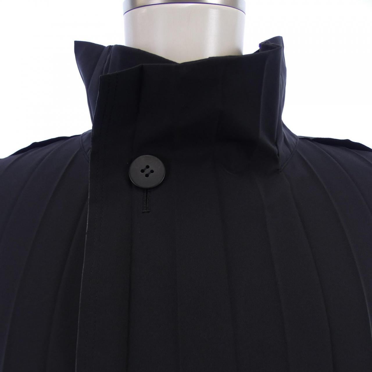 HOMME PLISSE coat