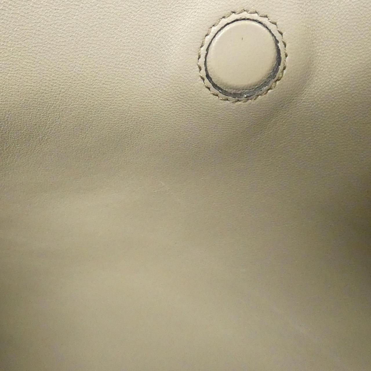 サルヴァトーレフェラガモ 21 I392 ショルダーバッグ