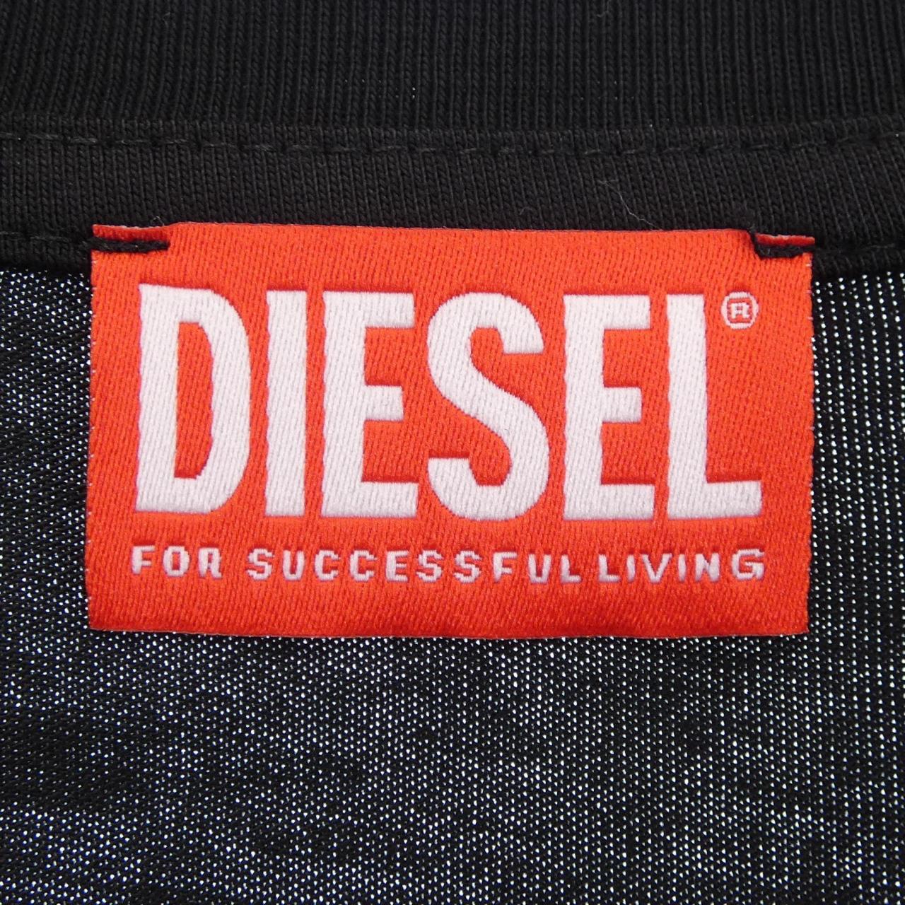 ディーゼル DIESEL A11076 0CATM 900 Tシャツ
