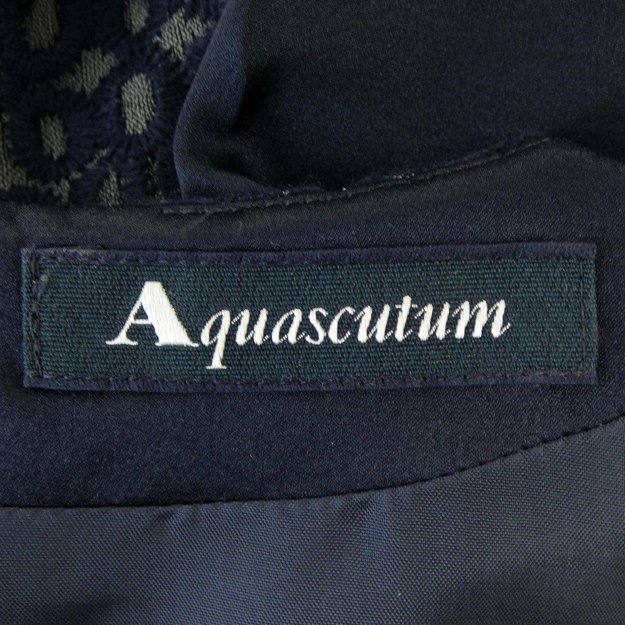 アクアスキュータム Aquascutum ワンピース
