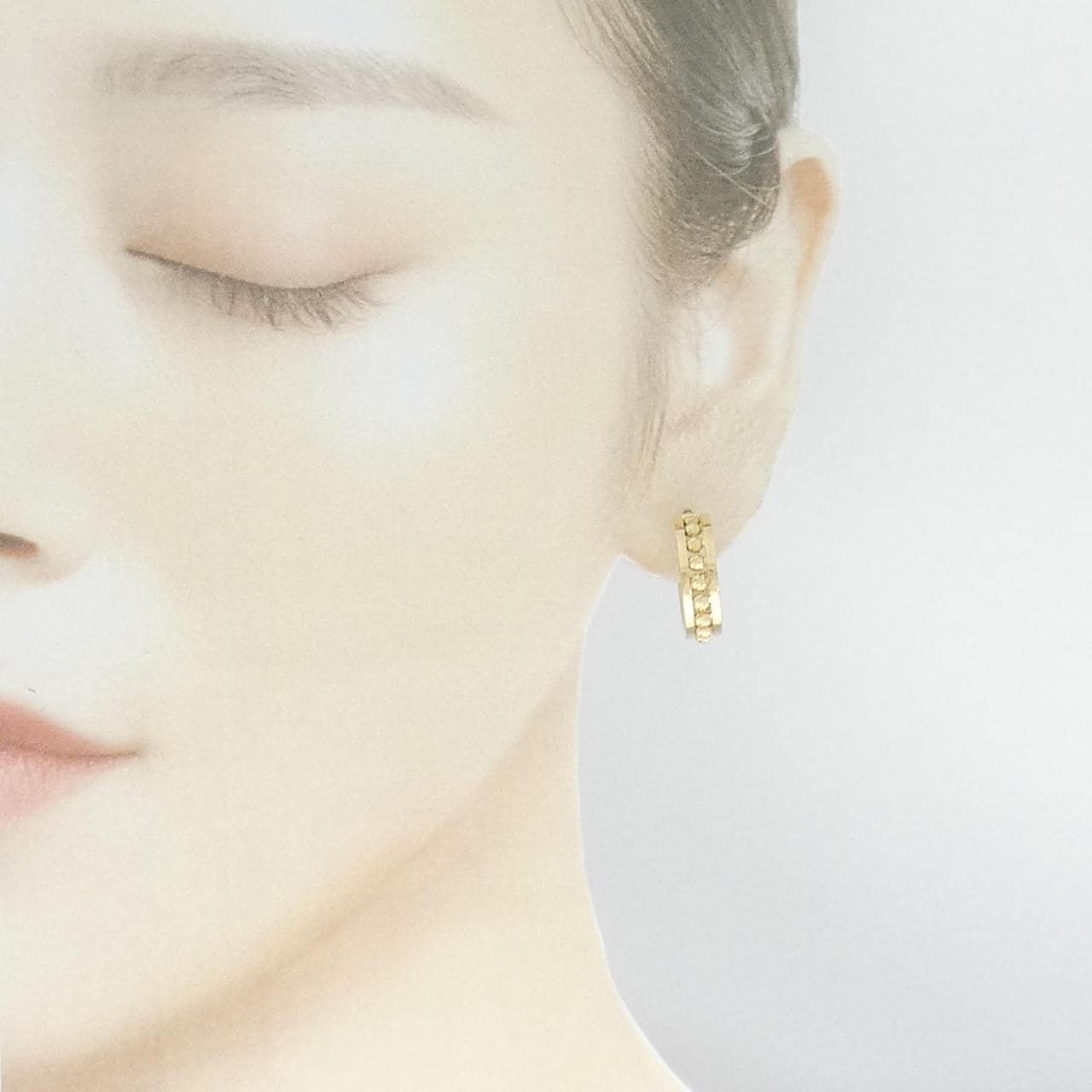 750YG earrings