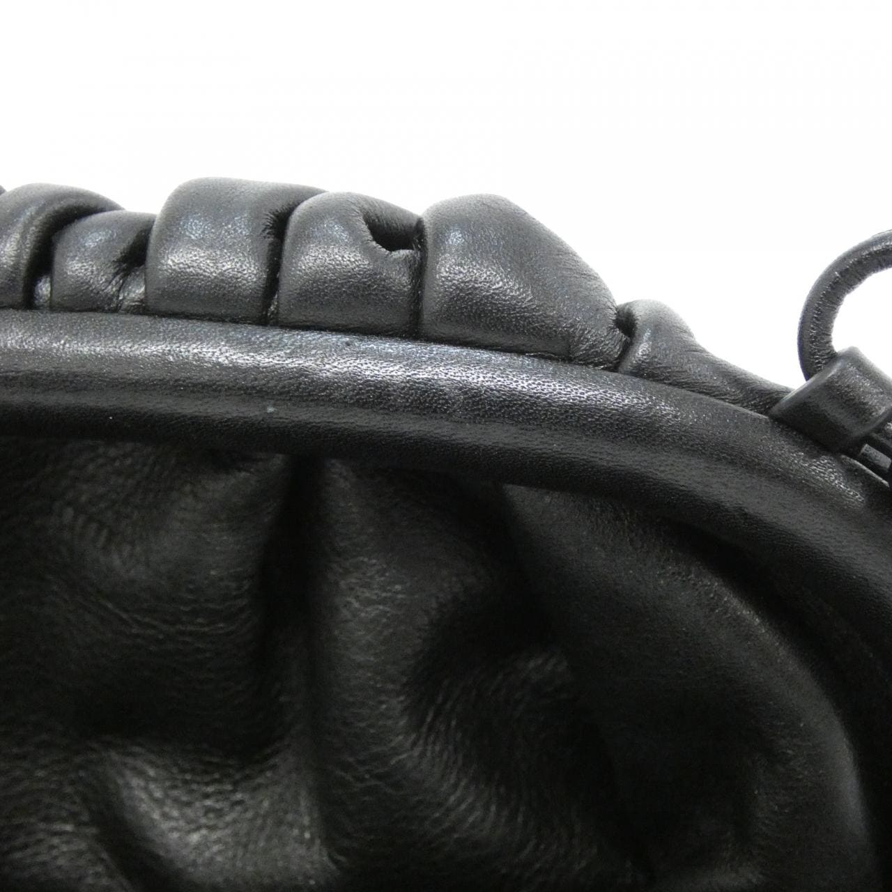 ボッテガヴェネタ 585852 VCP40 ショルダーバッグ