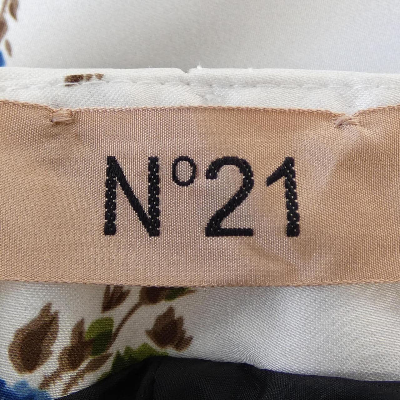 ヌメロヴェントゥーノ N°21 25AW-0051-5276 ジャケット