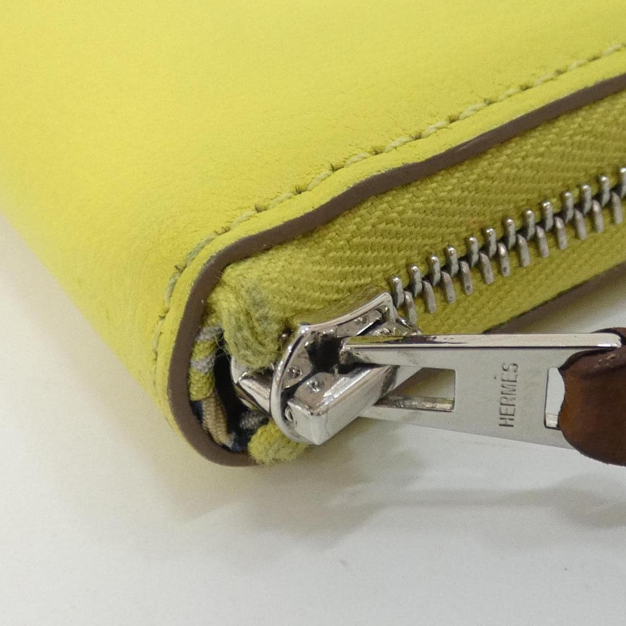 エルメス EN LIBERTE シルク イン コンパクト 084541CK 財布
